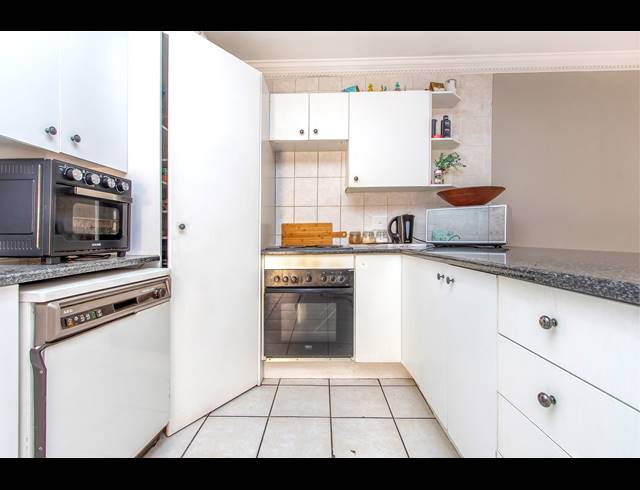 4 BEDROOM TOWNHOUSE RENTED IN ALLEN'S NEK
